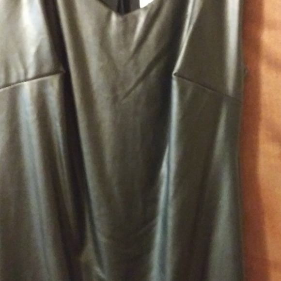 Dress - Picture 5 of 6